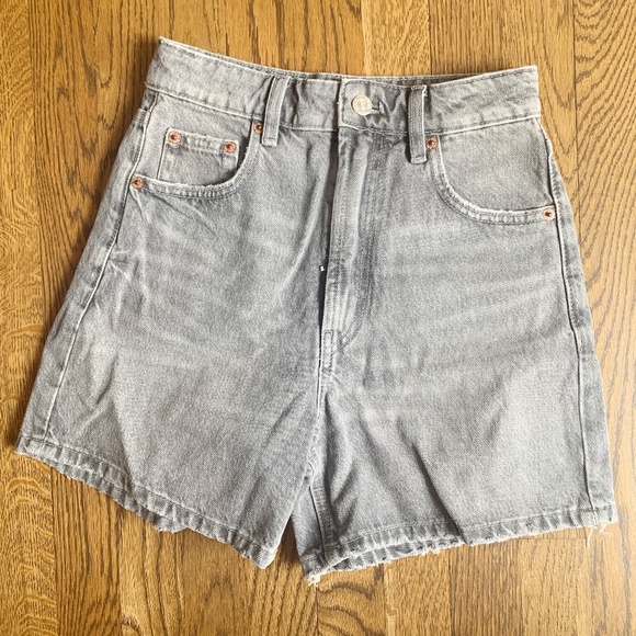 Zara Light Grey High Waisted Jean Shorts - Picture 1 of 2
